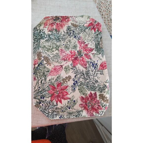 Set of 6 Christmas Poinsettia Quilted Fabric Placemats Holiday Table Decor - Picture 2 of 7